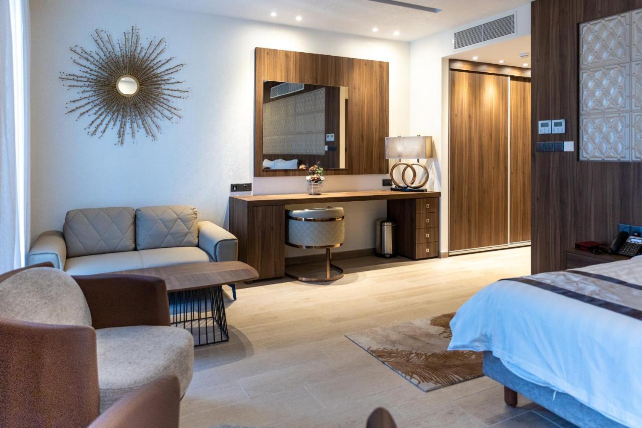 Leonardo Boutique Hotel 라르나카 외부 사진